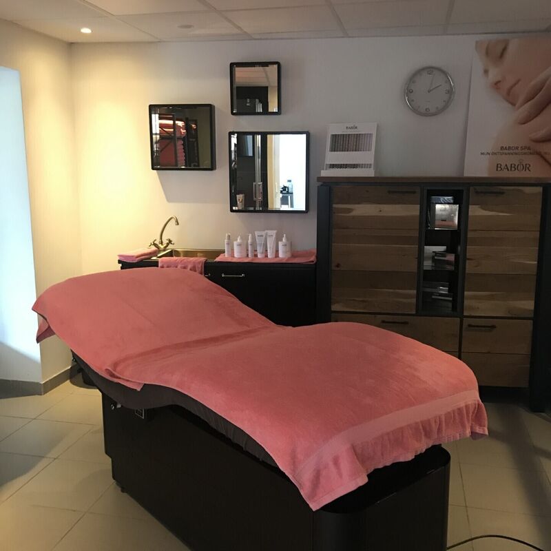 Cabine gelaatsverzorging 2025 11 20 131827 ehoa 2025 11 20 132004 mldl