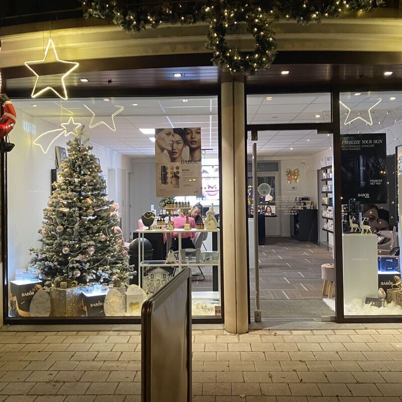 Gevel met kerst 2025 11 20 131827 gfqk 2025 11 20 132004 iuxc