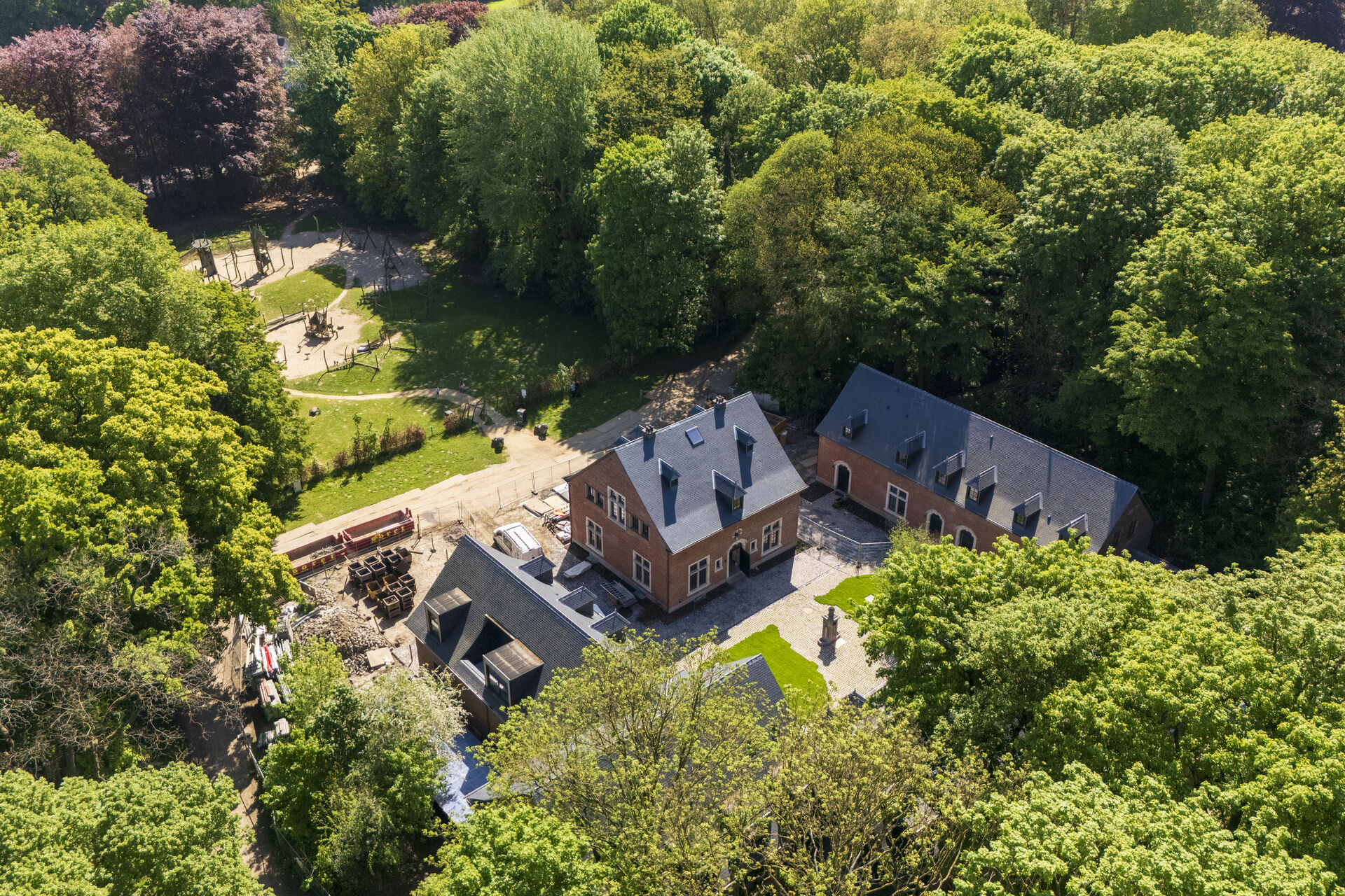 Foto 1 Dronebeeld 1 Pachthoeve met Jachtpaviljoen beeld Teherbestemmen be