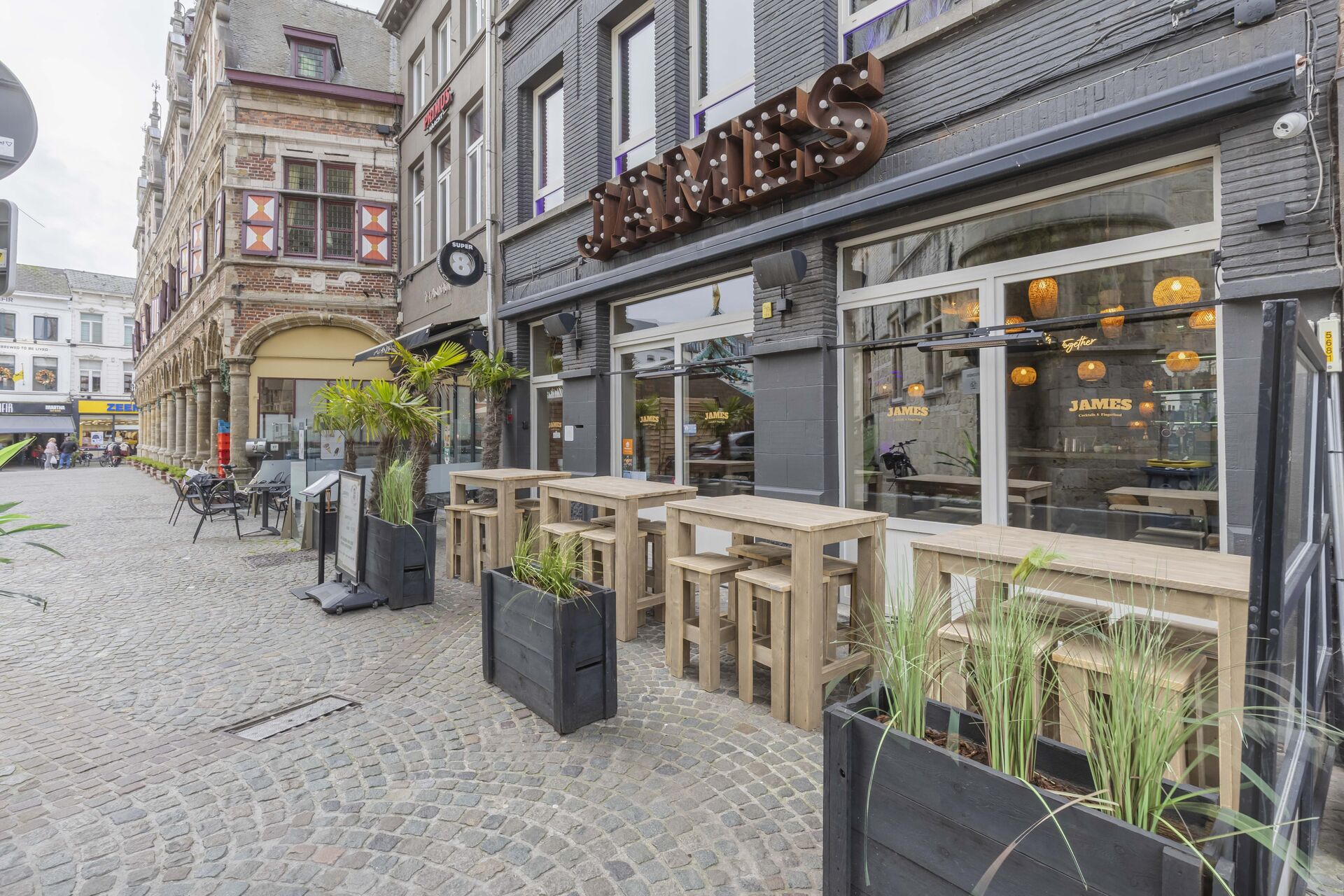 LR Grote Markt 28 9300 Aalst 020