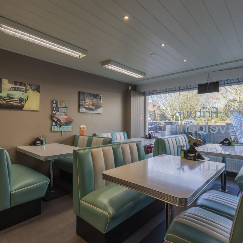 Logo - Nevelemarkt 7, 9850 Nevele-001