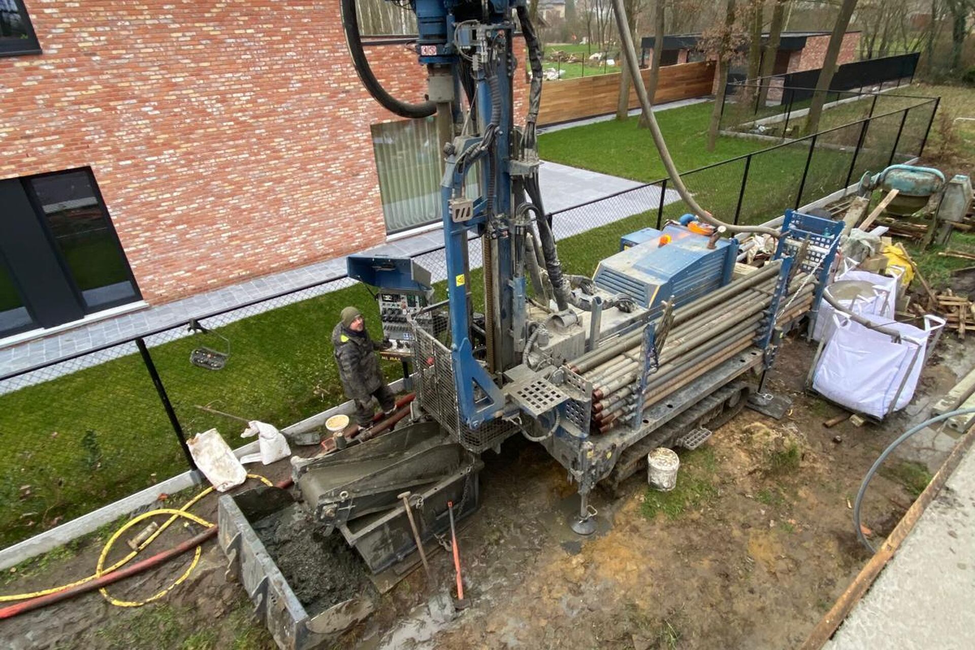 b3fd5214-6a14-4f5b-b312-b7dba9fba935