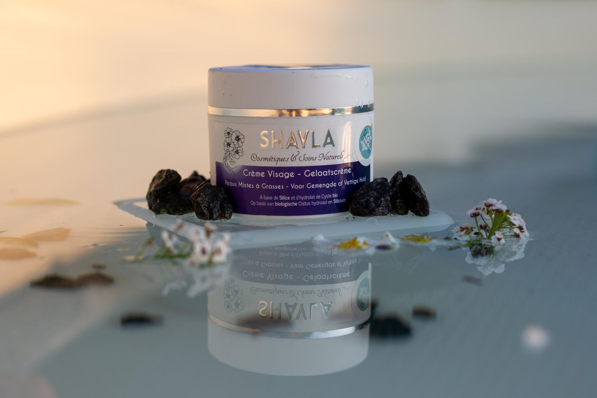 shayla-cosmetiques-naturels-routine-visage-peau-mixte-a-grasses-soins-naturels-Shayla-made-in-belgium-fabrique-en-belgique-Fondatrice-Isabella-Delle-CASTELLE-_-LABO-SHAYLA_2026-02-17-150203_rjip_2026-02-17-150843_qziy_2026-02-17-1512_2026-02-17-1_sqdh