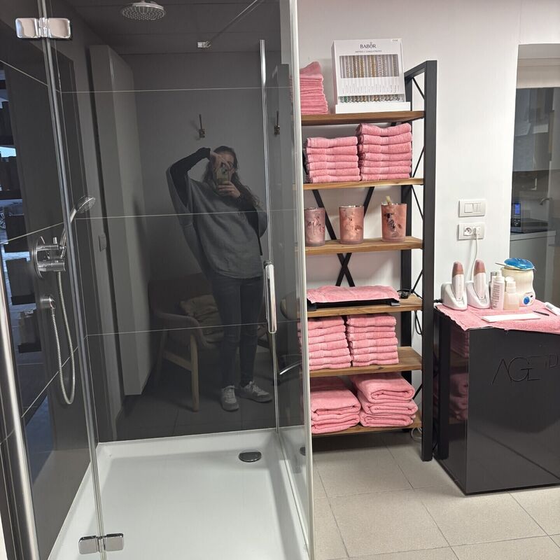 doucheruimte-2025_2025-11-20-131827_jsse_2025-11-20-132004_emel_2025-11-24-100304_jsho