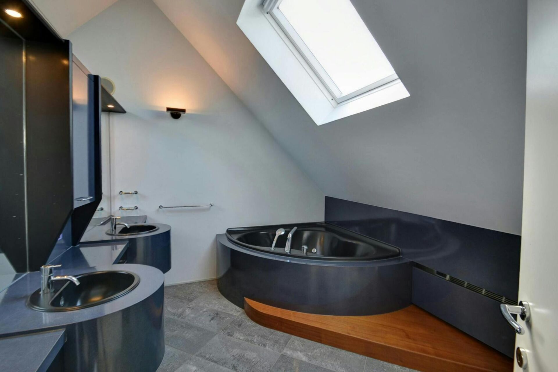 image2756101_2025-09-18-103004_irfn_2026-01-14-145016_svdl