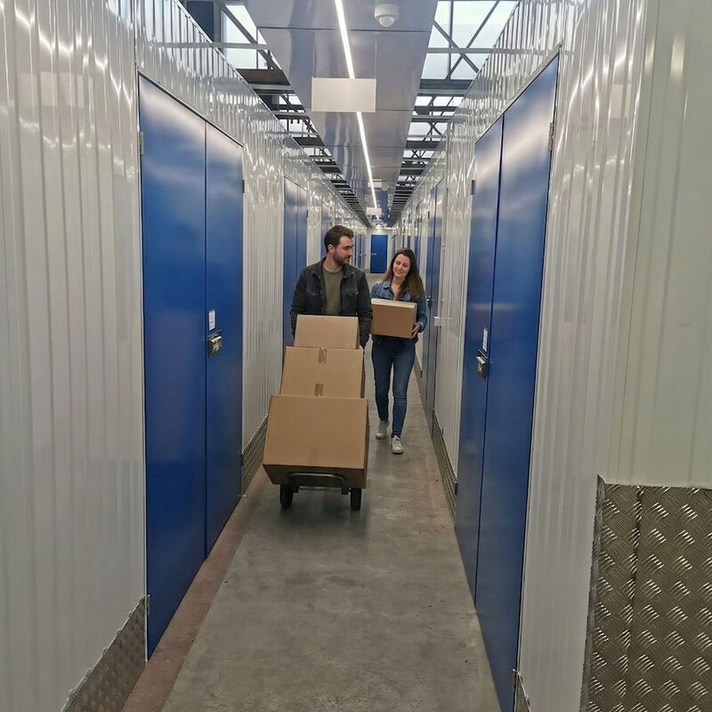 Couple-Storing-Boxes-in-Medium-Unit