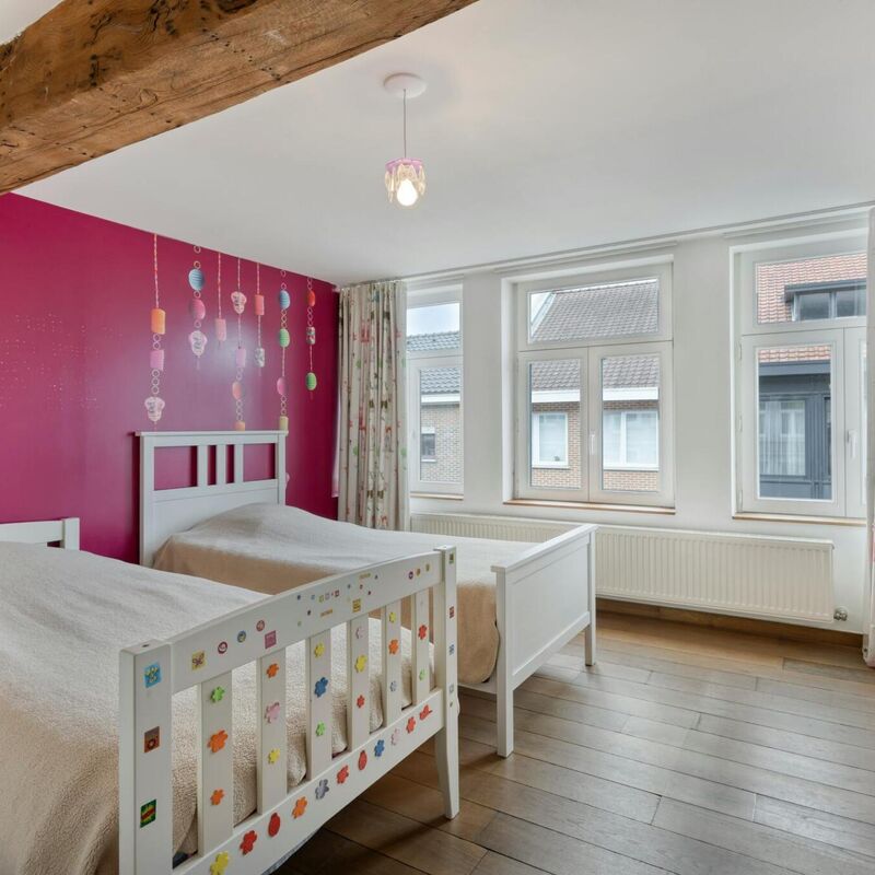 2c8353b0-9e61-49cc-bdd4-b1a9f736fff3