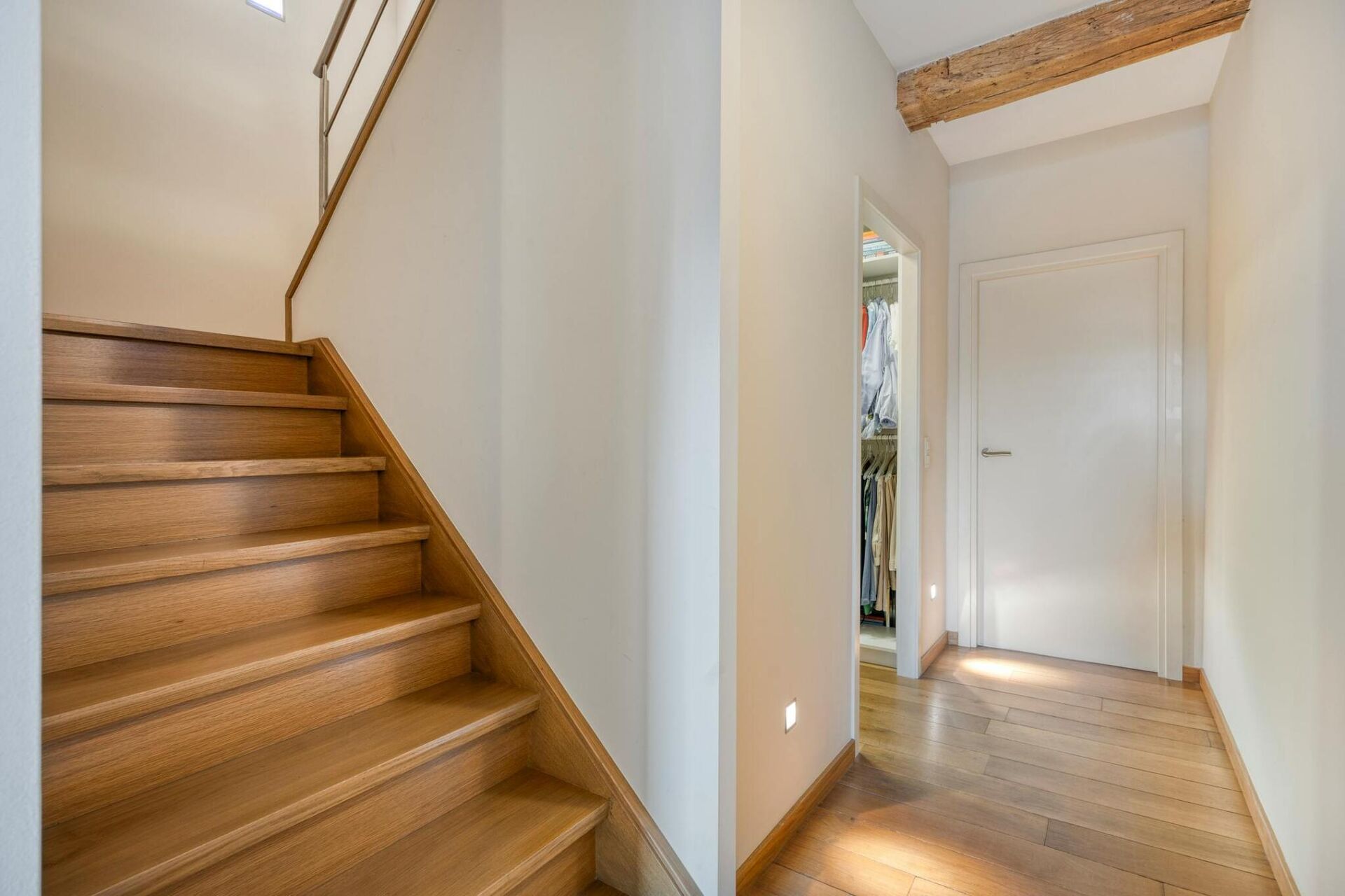 e92cd746-2f28-4c74-b1e4-9b729b6894e1