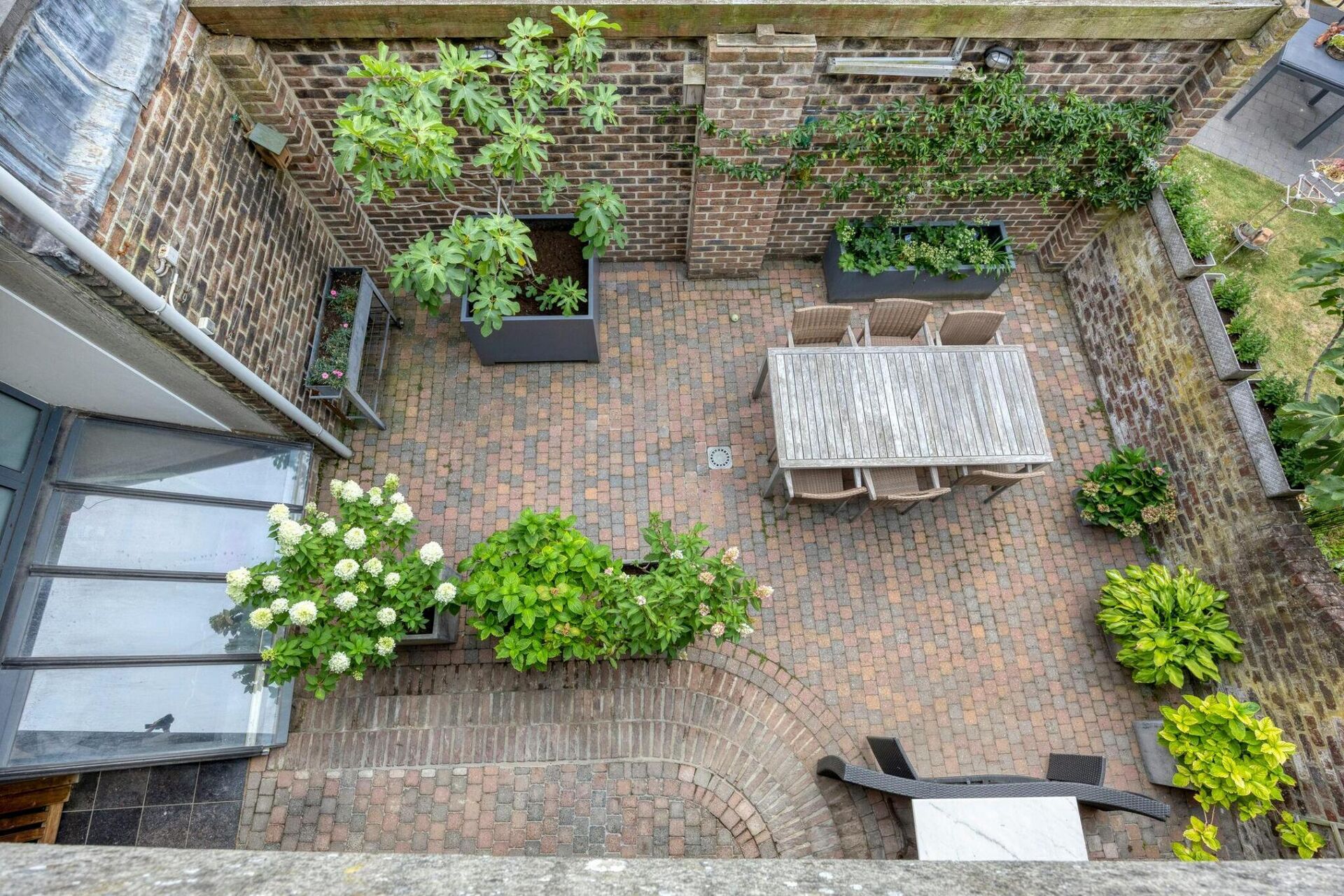 44b112ab-6dc9-45f5-b96d-9c78c1e35e90