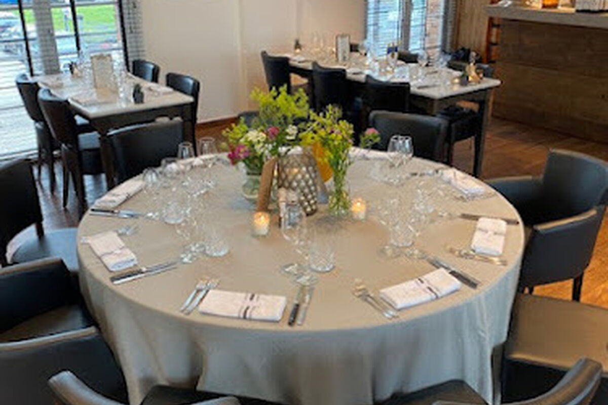 ZAAL BENEDEN