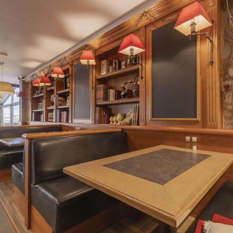 Logo - Heldenplein 19, 8301 Knokke-Heist-0016