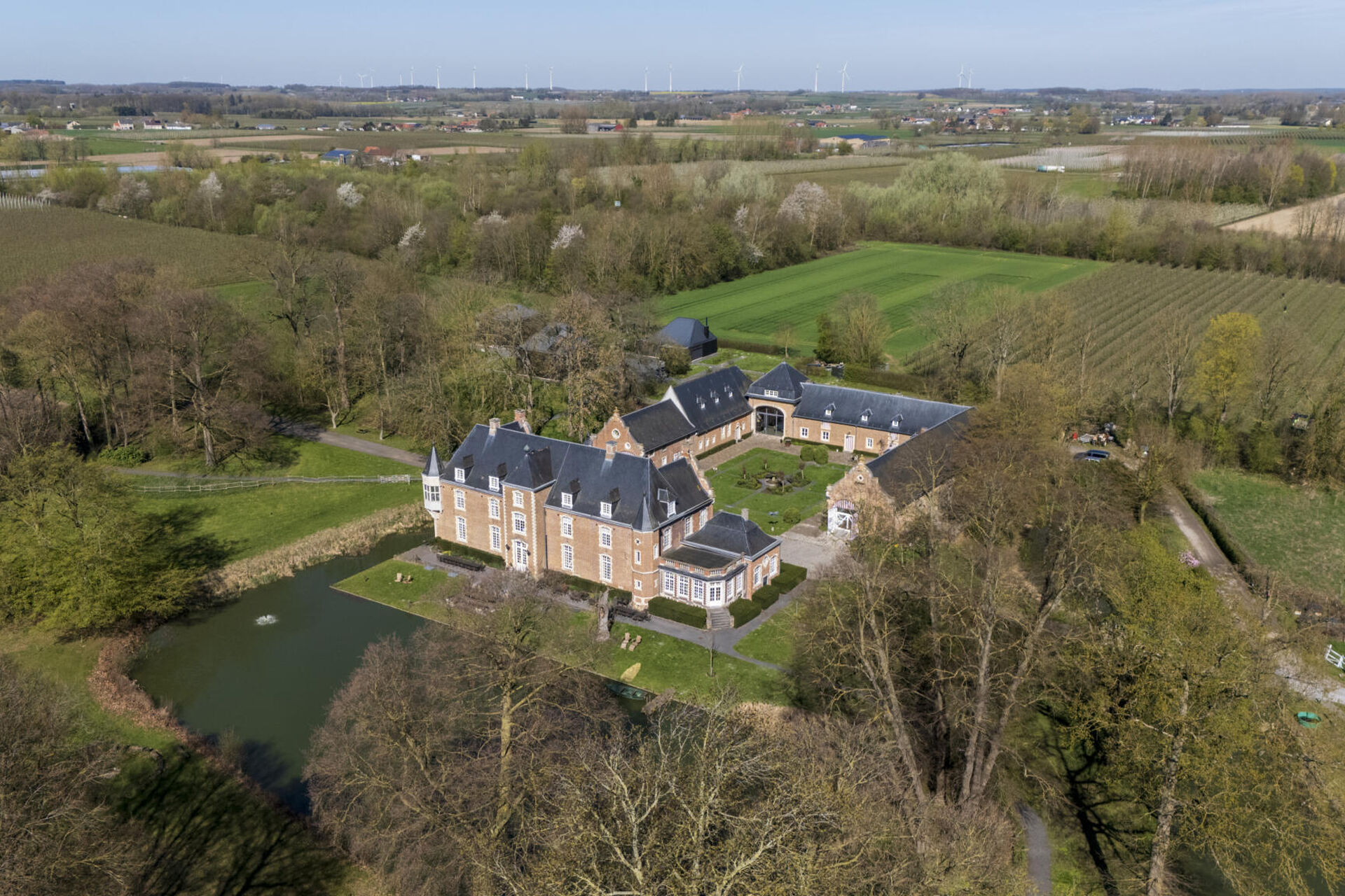 foto 1 – Dronebeeld Heerlijckyt van Elsmeren beeld Lennert Bourgonjon