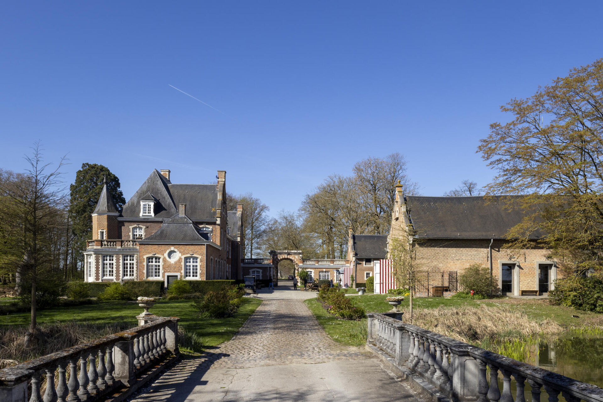 foto 2 – Kasteelgevel vooraanzicht beeld Lennert Bourgonjon