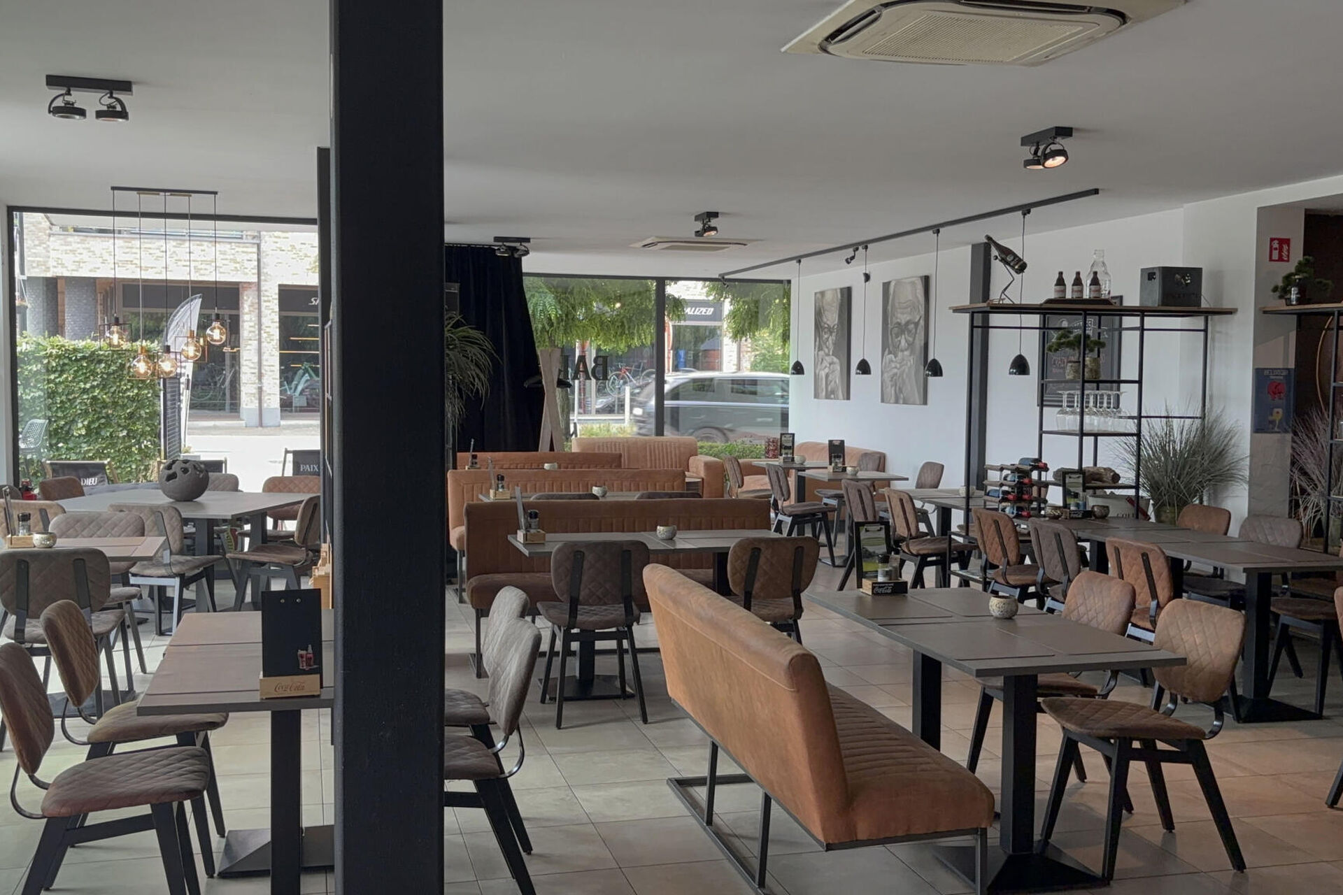 restaurant img (1)