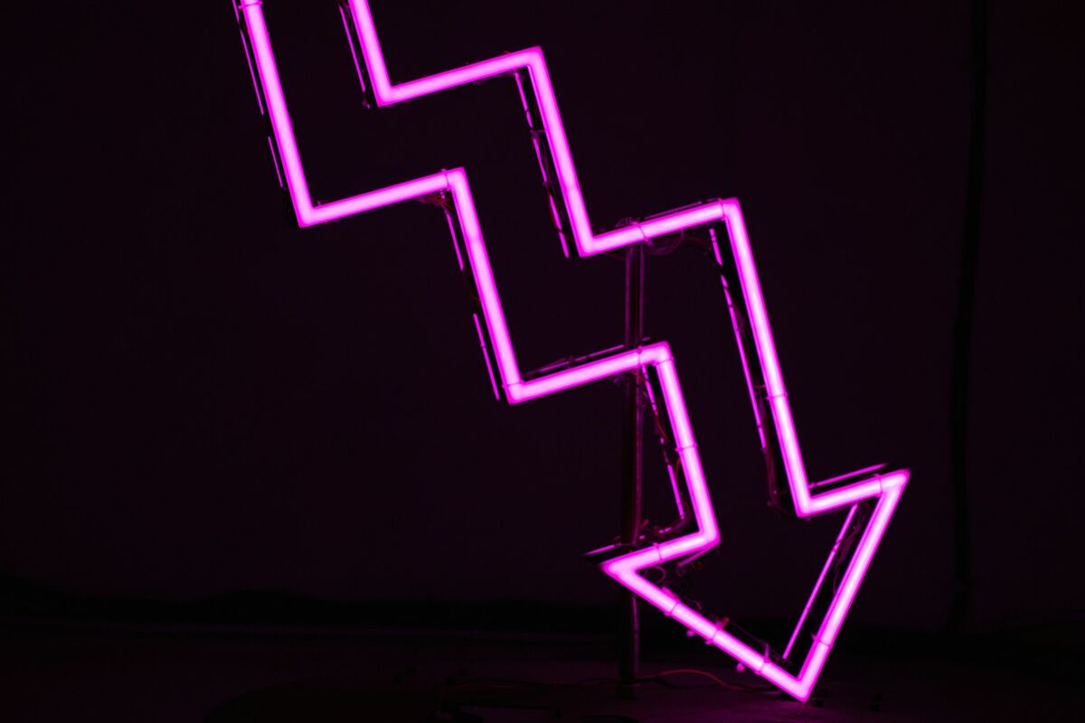 Pink arrow neon sign 26h317 umym fa722f036477e2c6d89e5af787936d71 2000