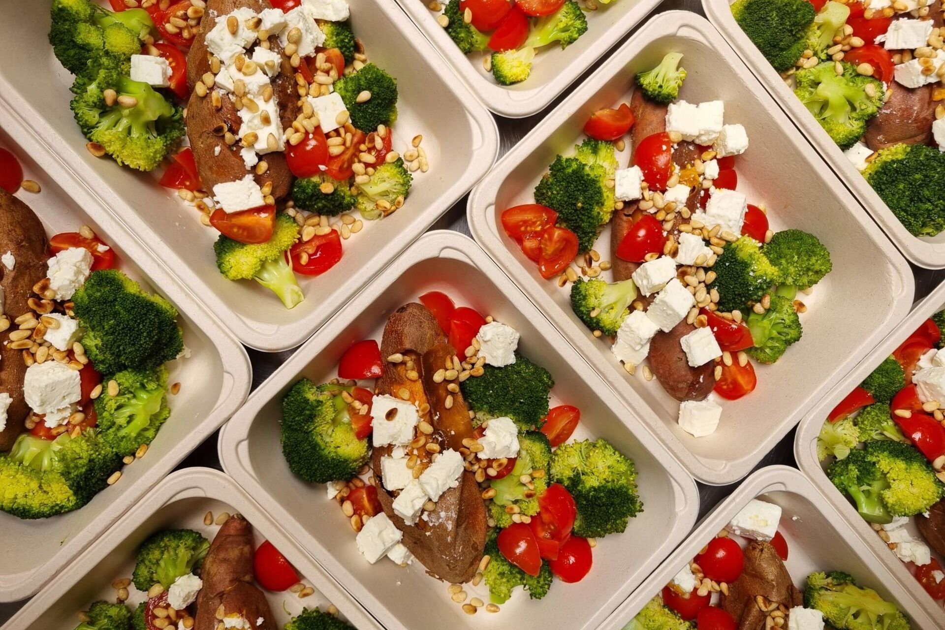 GEVULDE ZOETE AARDAPPEL VEGETARISCH FETA BROCCOLI