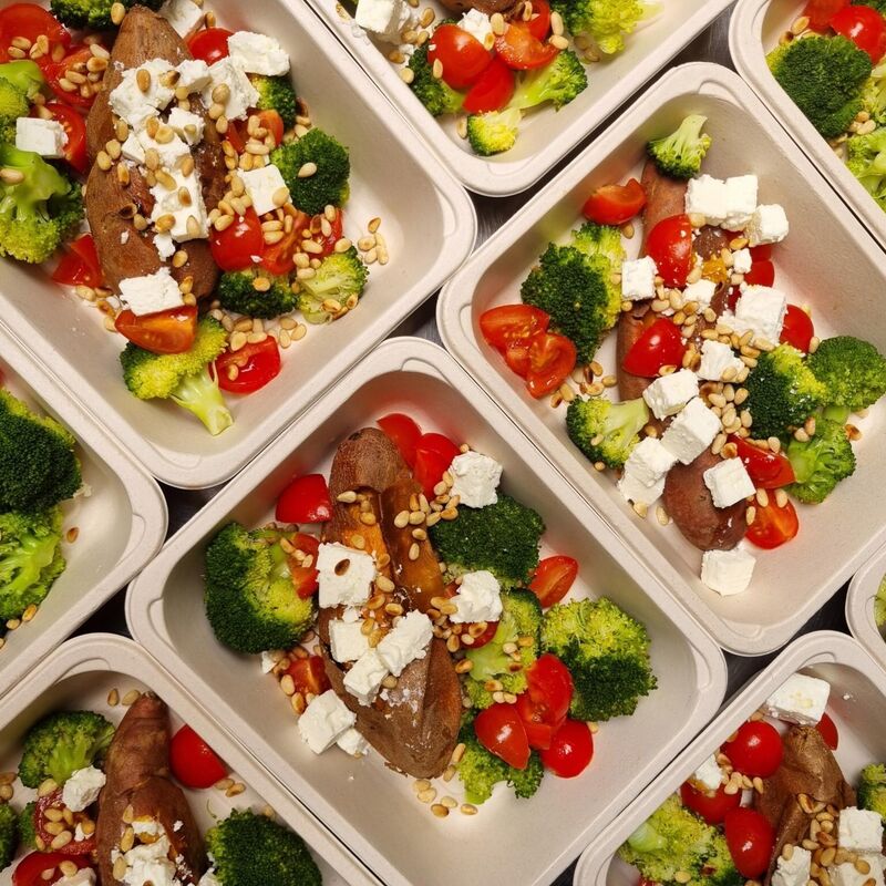 GEVULDE ZOETE AARDAPPEL VEGETARISCH FETA BROCCOLI