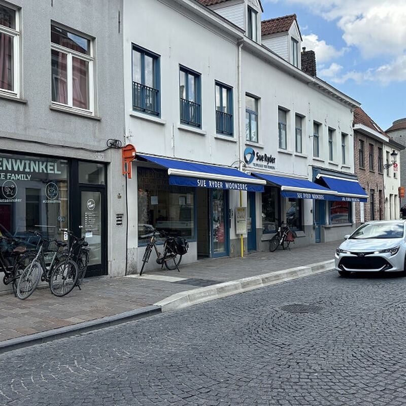 I035900_lg