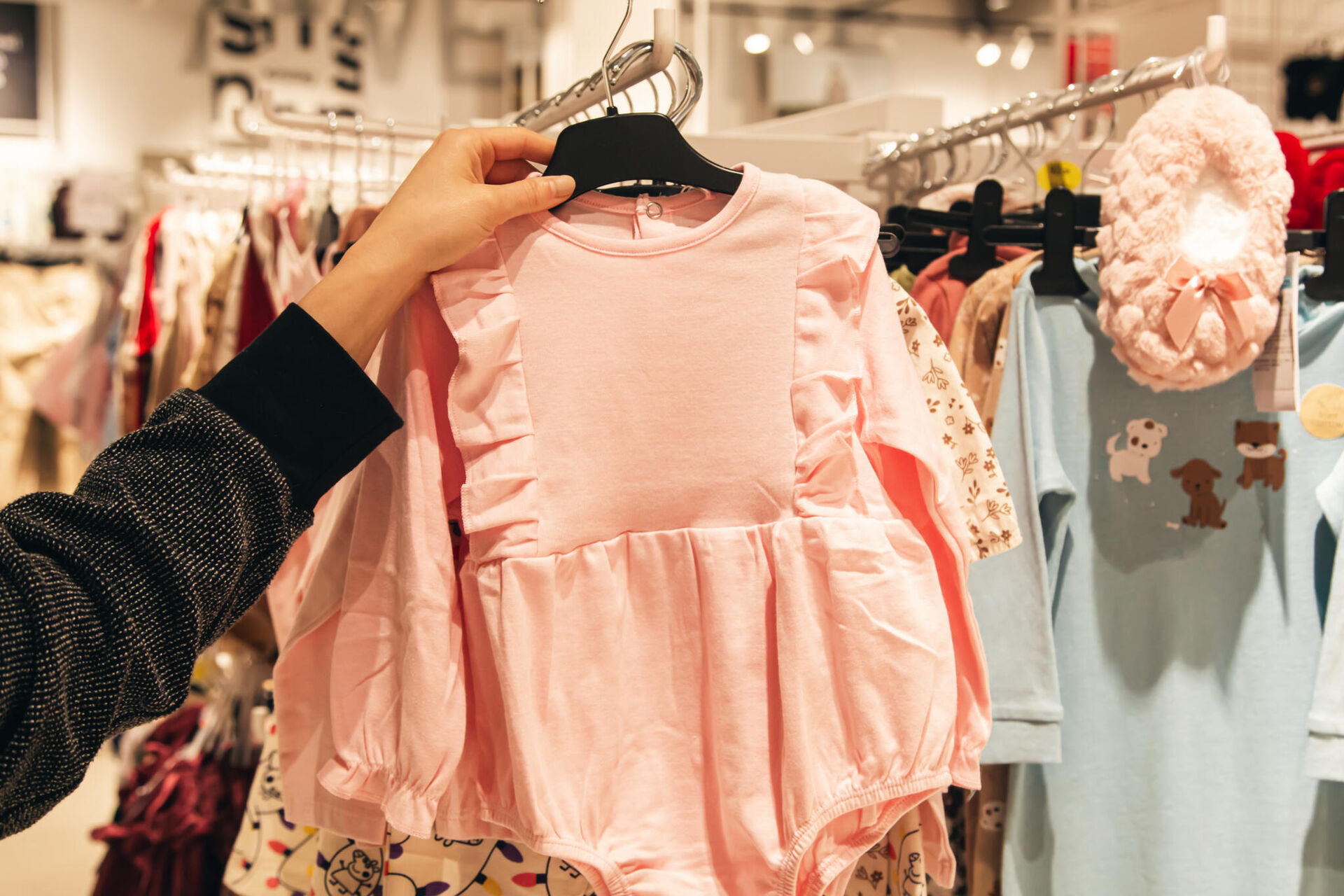 little-pink-dress-baby-store-mother-doing-shopping-baby-shop