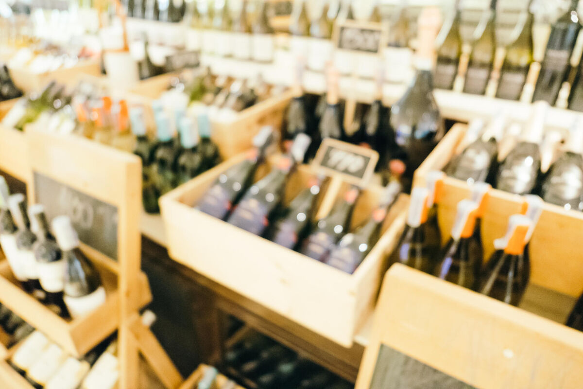 abstract-blur-defocused-wine-shop