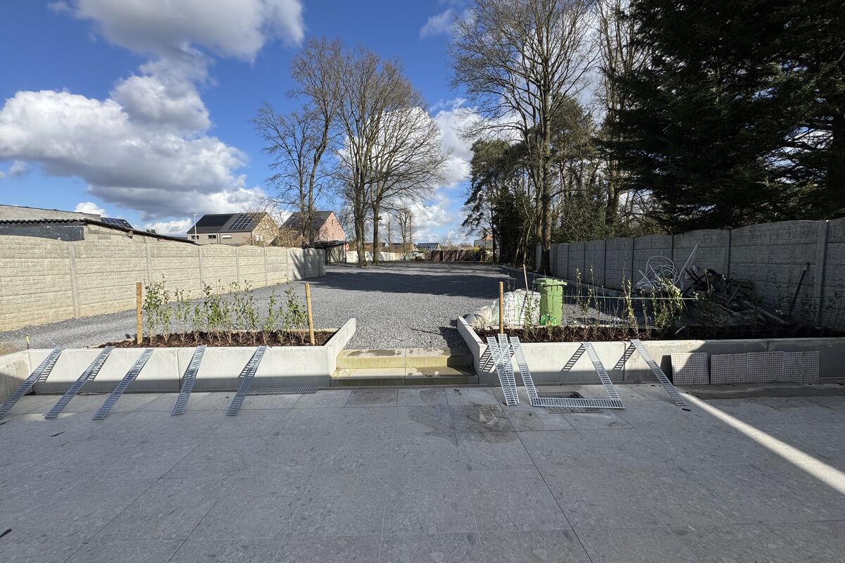 B5589682e407a31a1b391e7a9a89c6b7