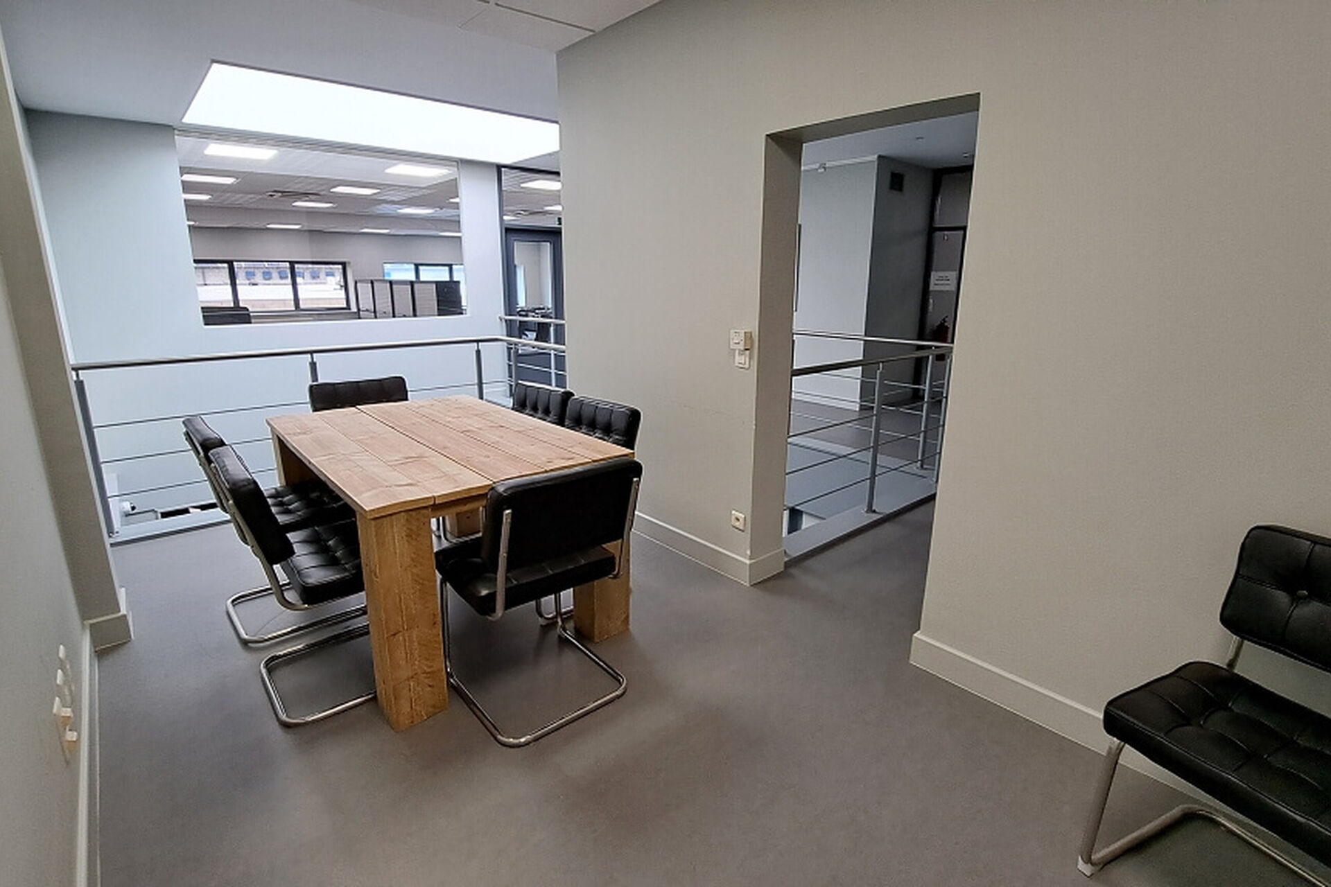 F1b0ba278b873f9b750124757deb94e0