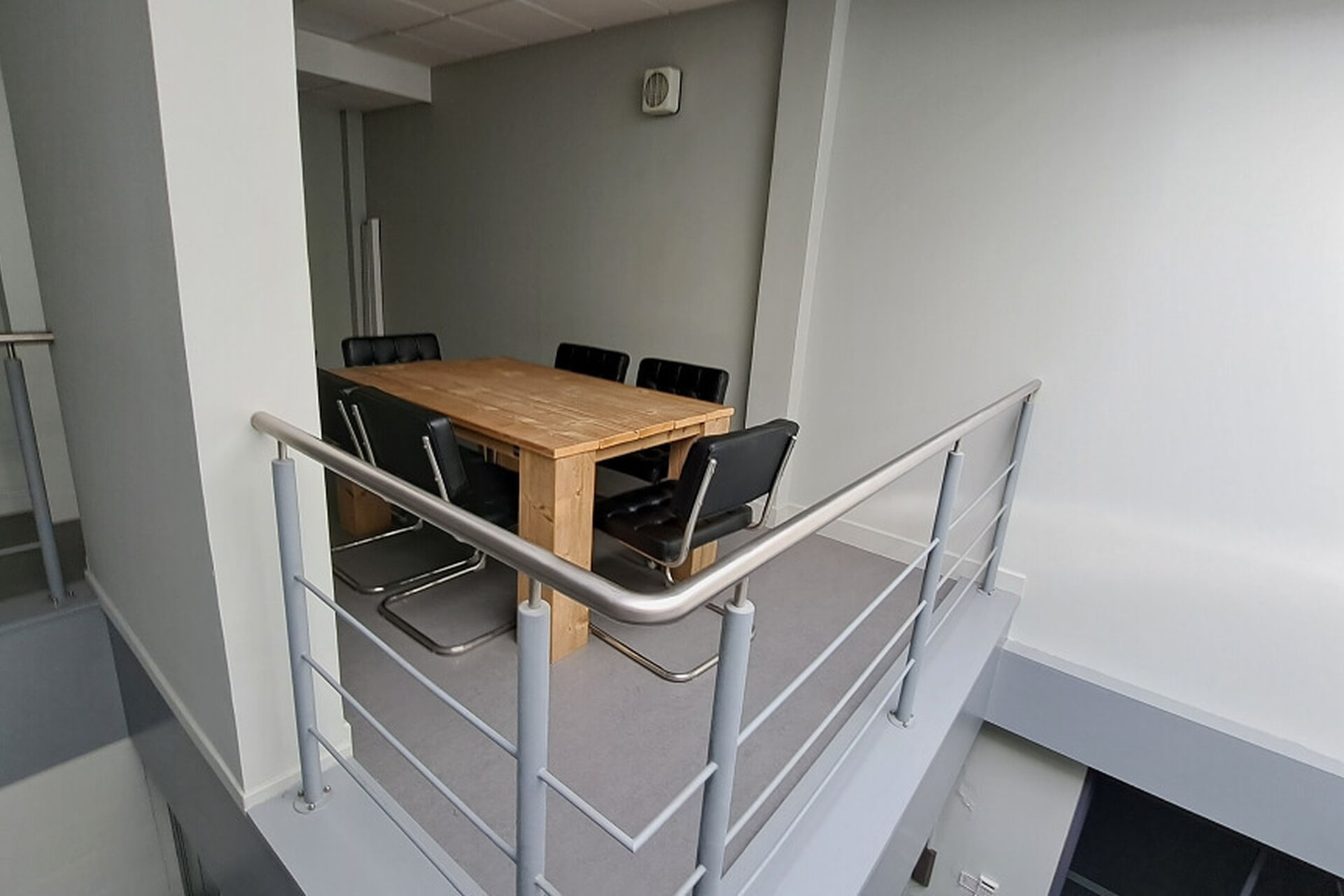 2e2158e3d634d419db30d7348a0ff181