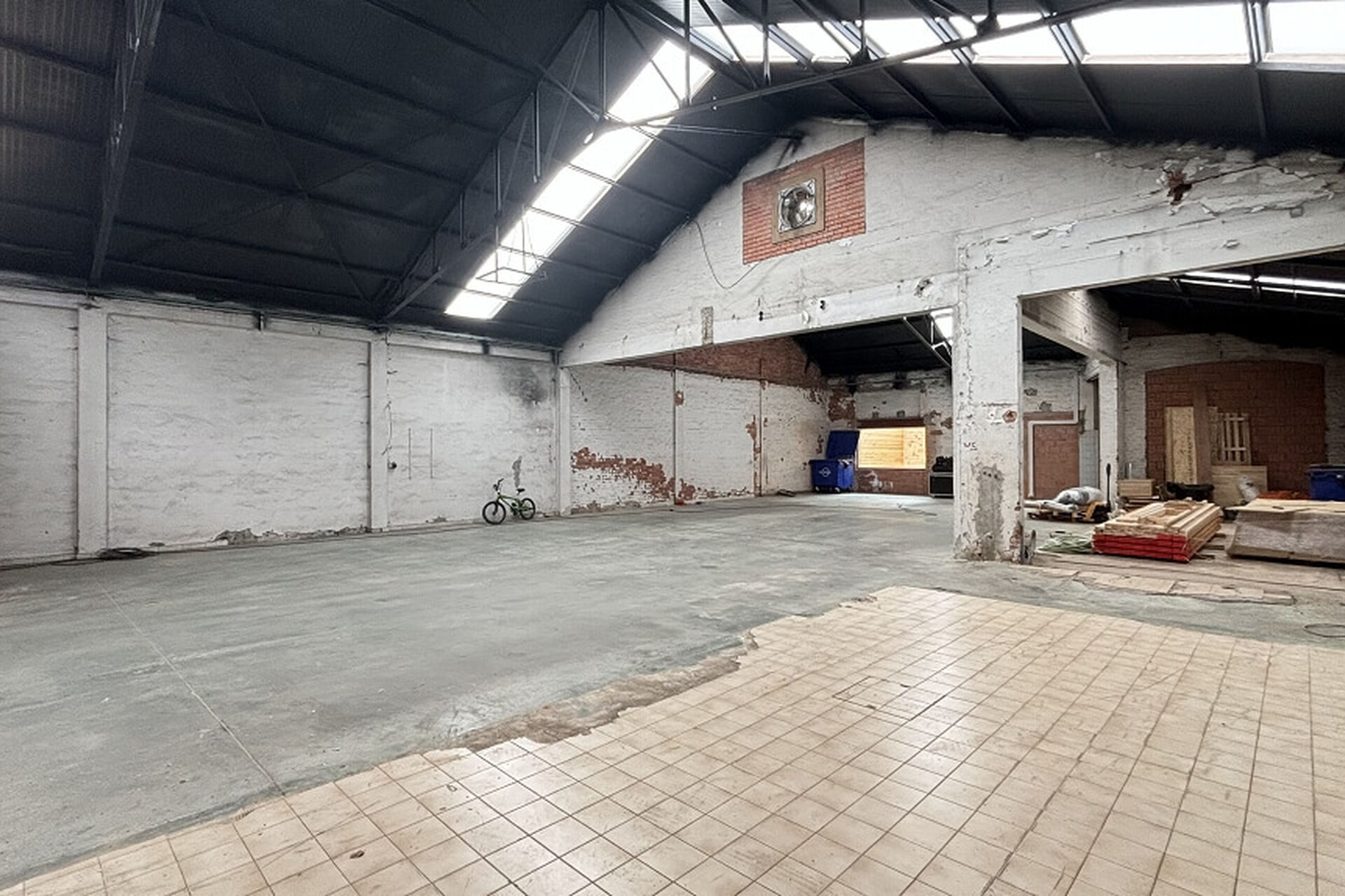 F48f14ccf0bd4bb3999cb3292599f55f