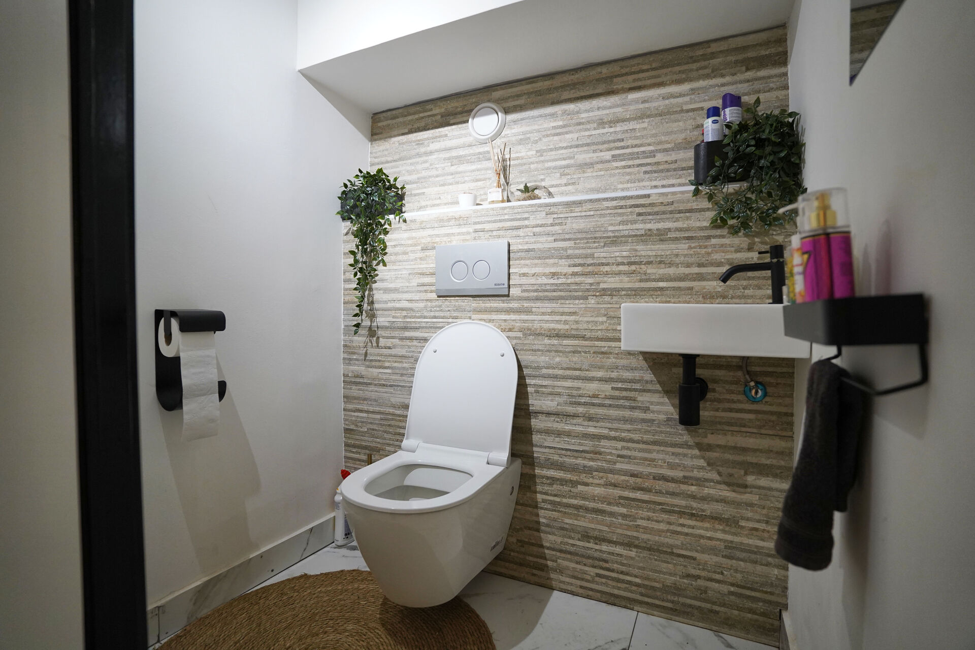 1223071c8dad440656e973665ce6a72e