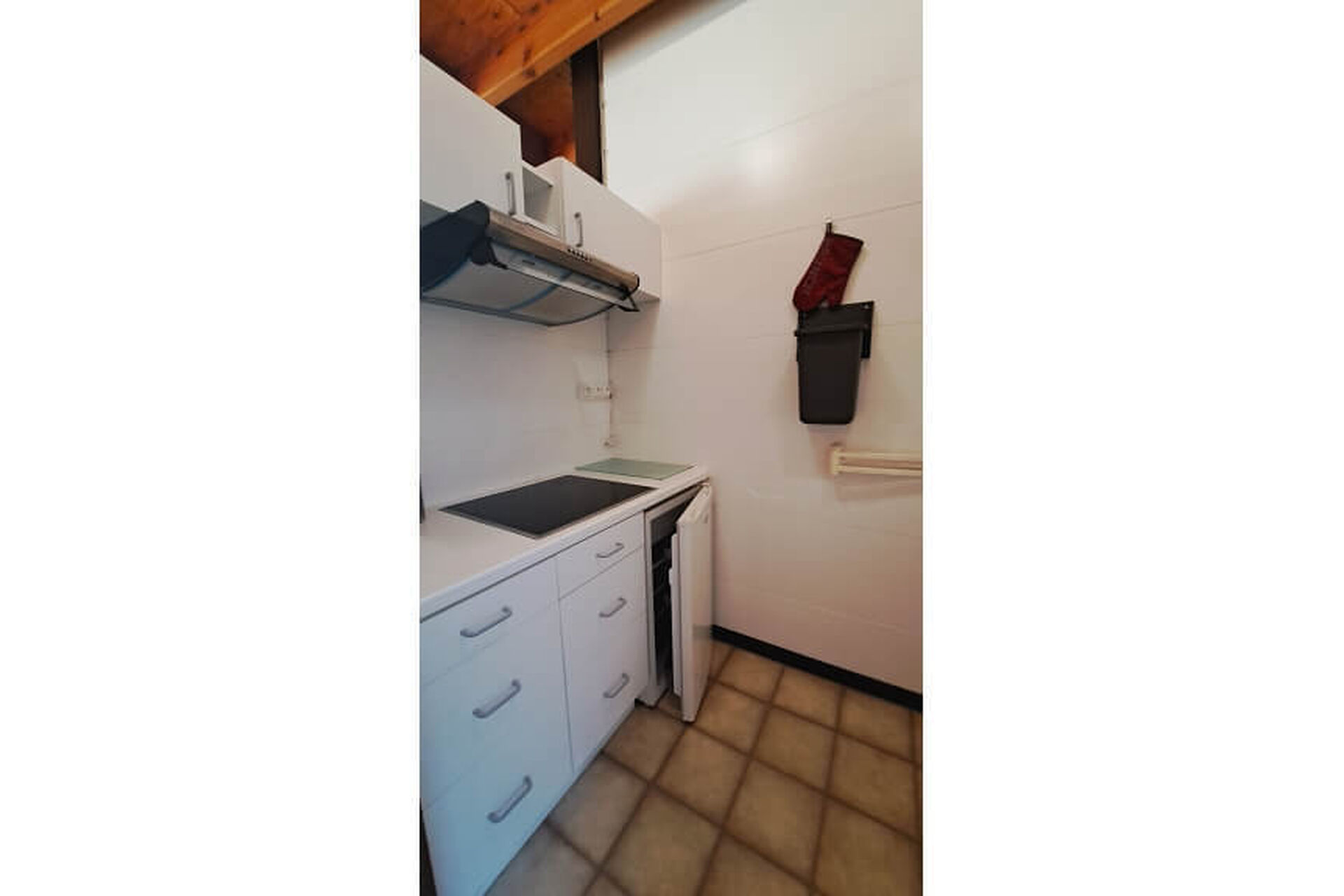 72ac1d3aca30438b57db947e6e4a8b98