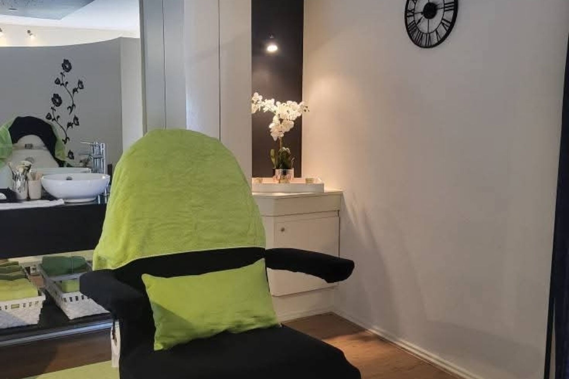 Screenshot 20250709 222707 Facebook 2025 09 22 133347 vlhd 2025 09 22 134127 mtja 2025 09 22 134937 cple