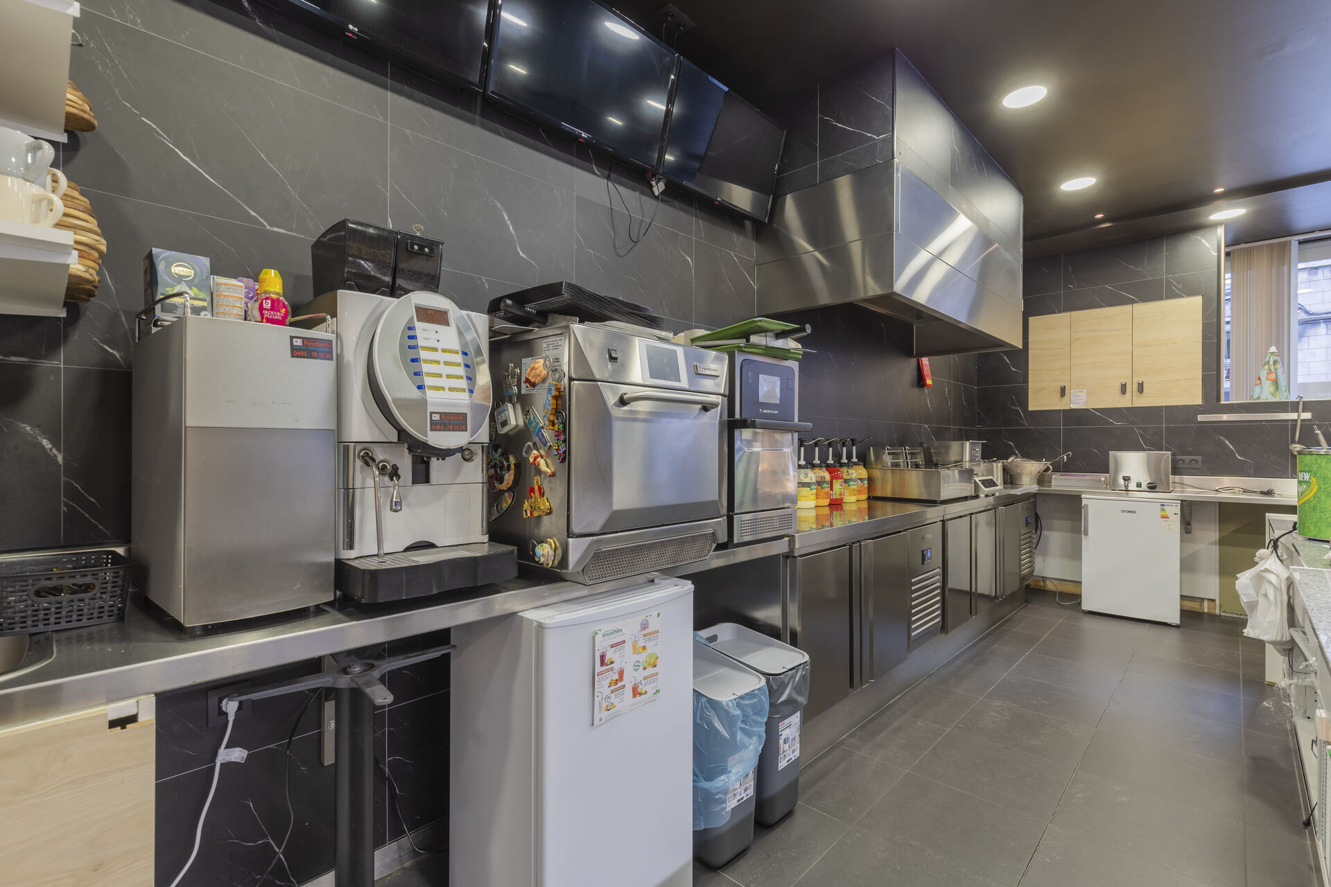 LR Marktstraat 51 8870 Izegem 010