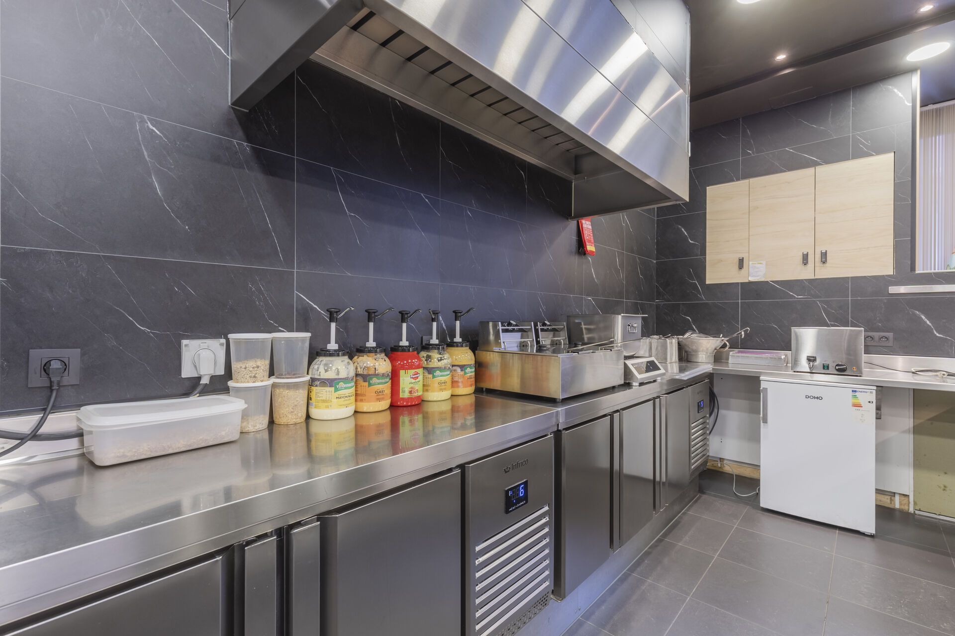 LR Marktstraat 51 8870 Izegem 011