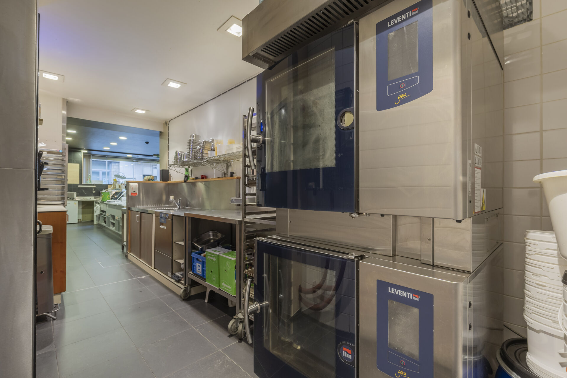 LR Marktstraat 51 8870 Izegem 013