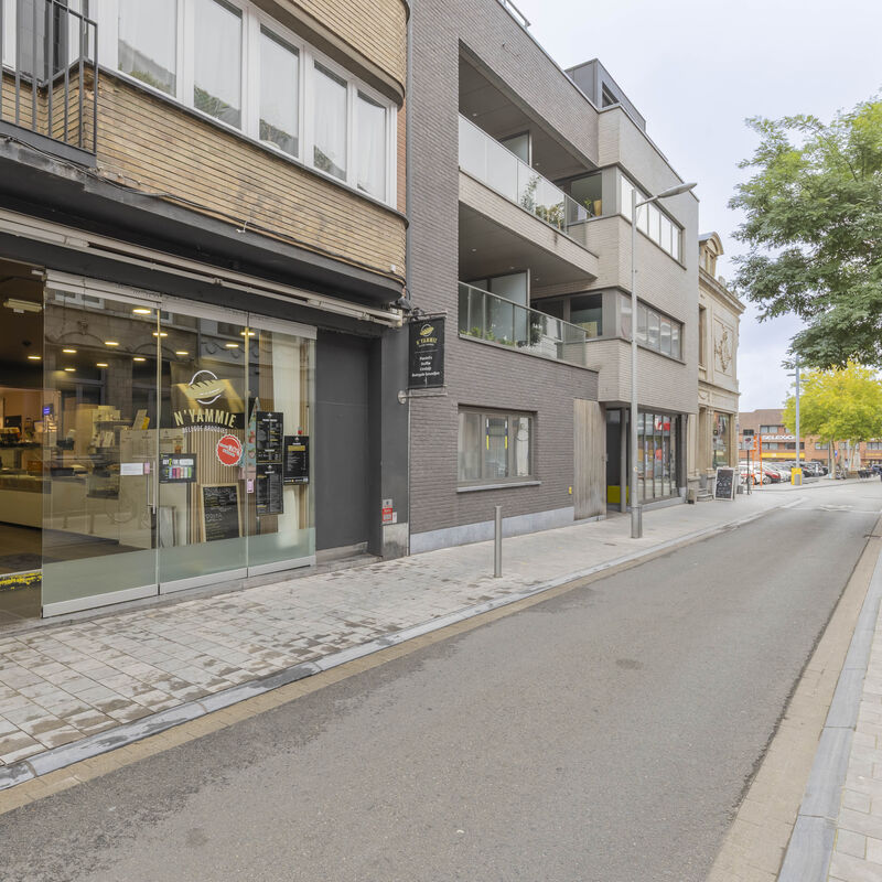 LR Marktstraat 51 8870 Izegem 016