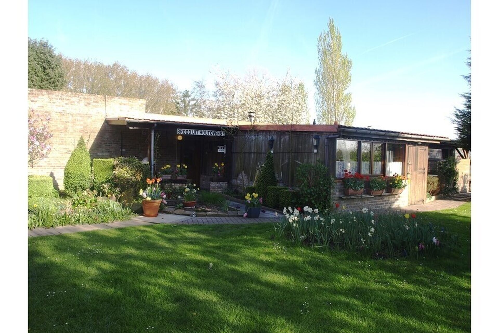 C4a88ede316adbd292784a3a13180e00