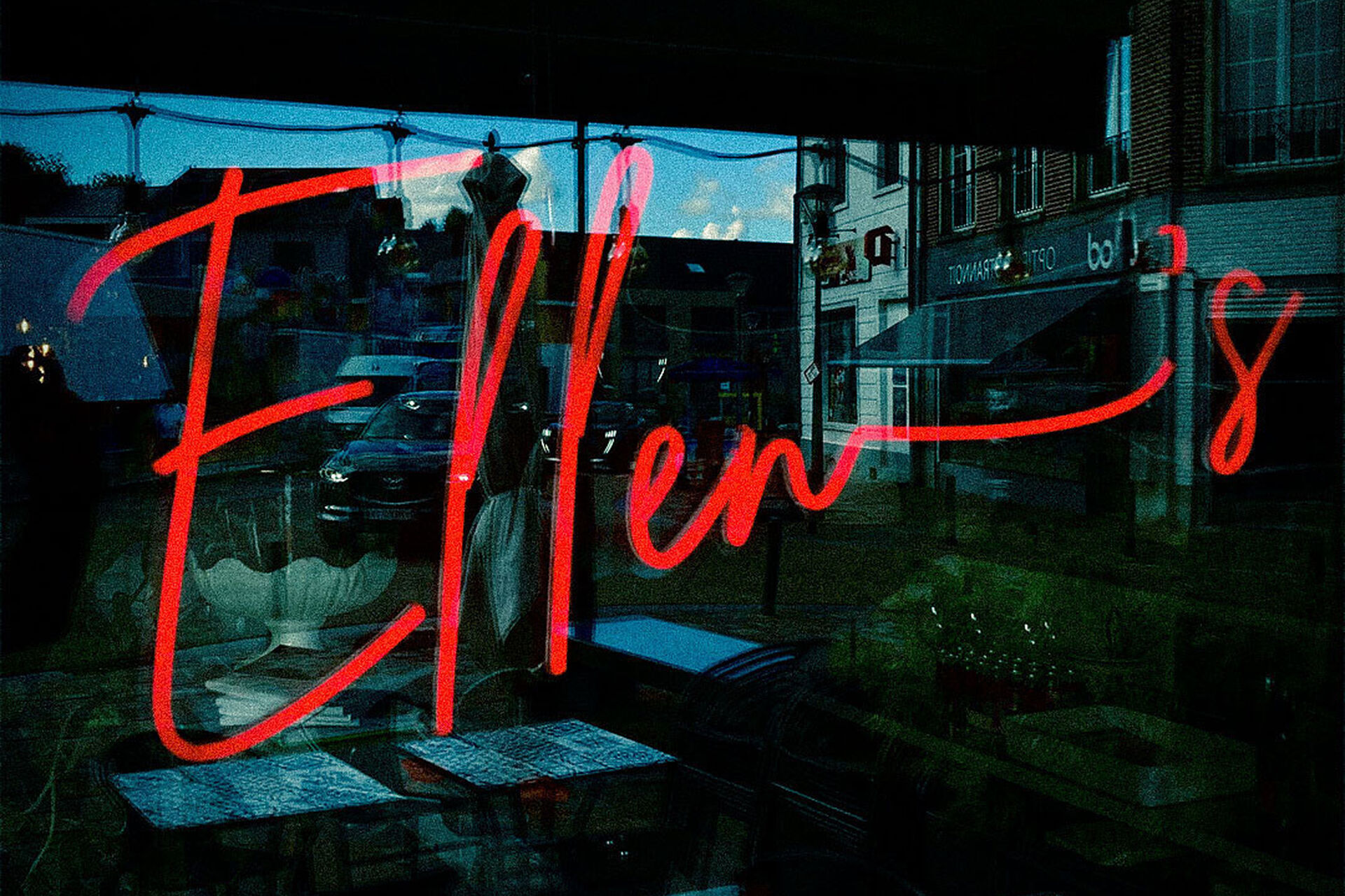 Ellens 1080x1080 g 2025 10 20 065918 ybjp 2025 10 22 094926 qggi 2025 10 22 095706 edjp
