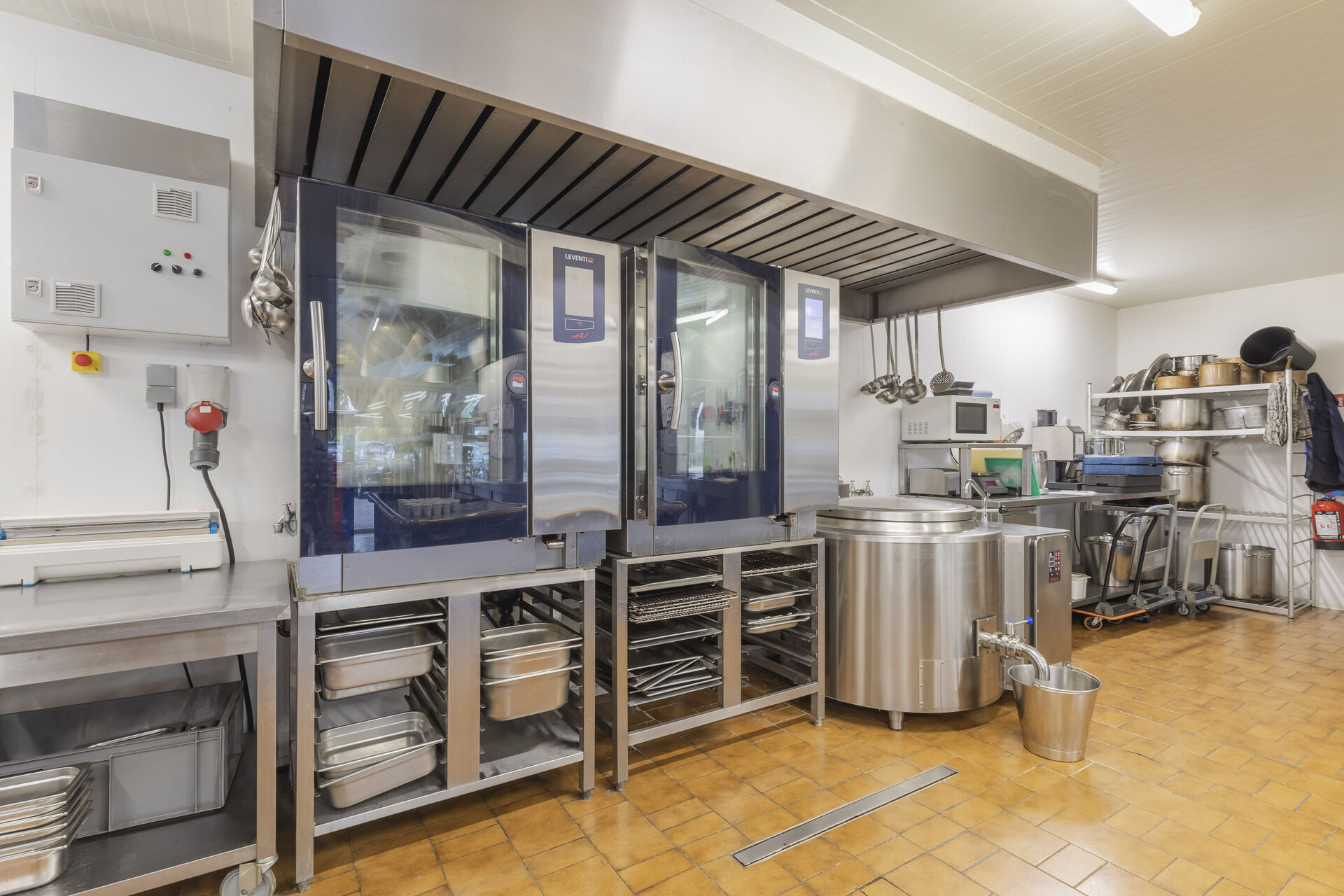 LR Geraardsbergsesteenweg 260 9400 Ninove 006