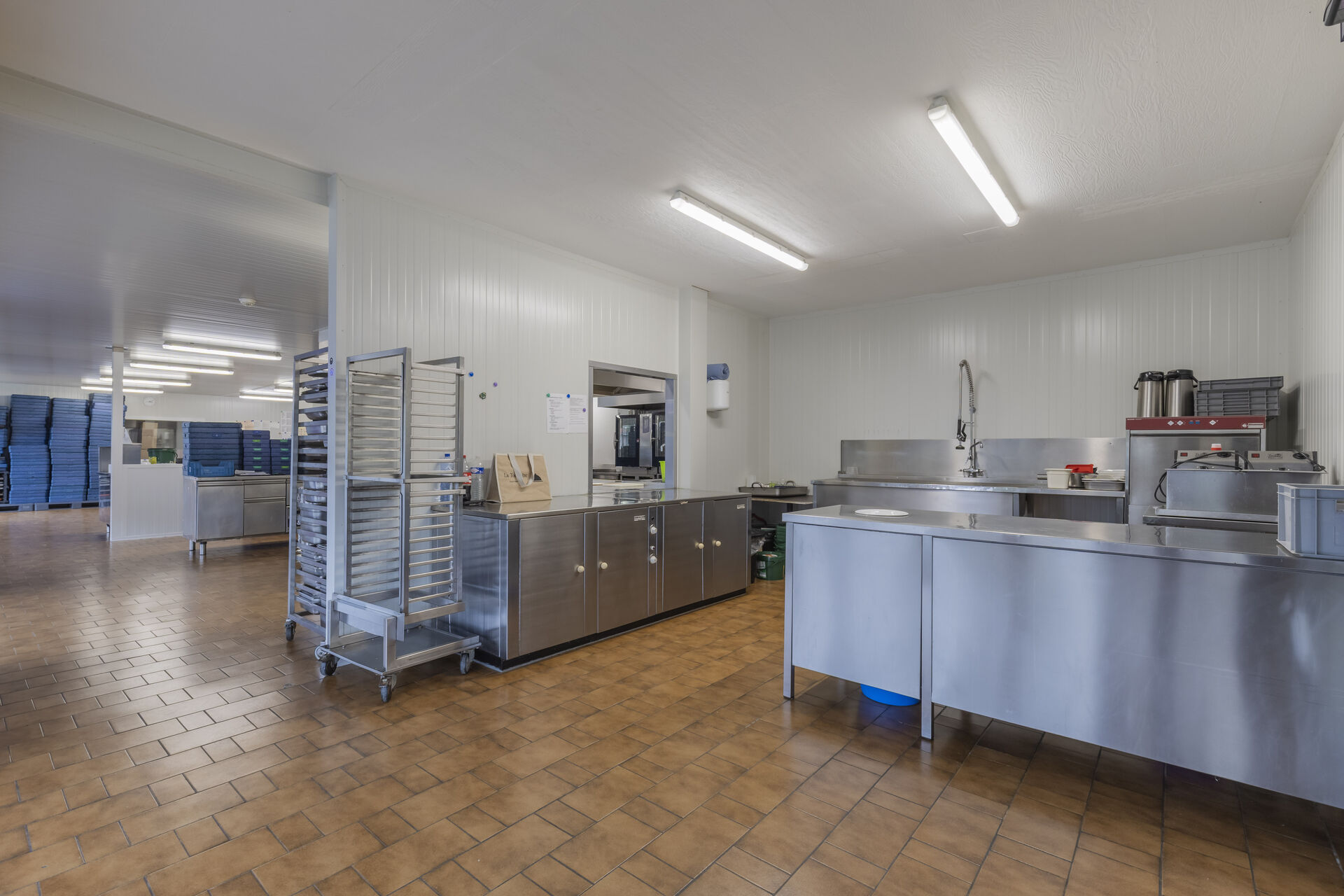 LR Geraardsbergsesteenweg 260 9400 Ninove 010
