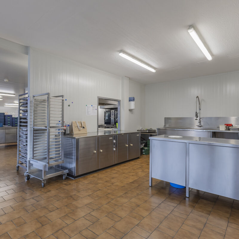 LR Geraardsbergsesteenweg 260 9400 Ninove 010