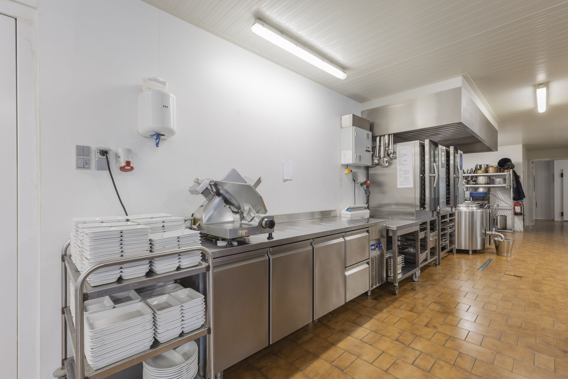 LR Geraardsbergsesteenweg 260 9400 Ninove 014