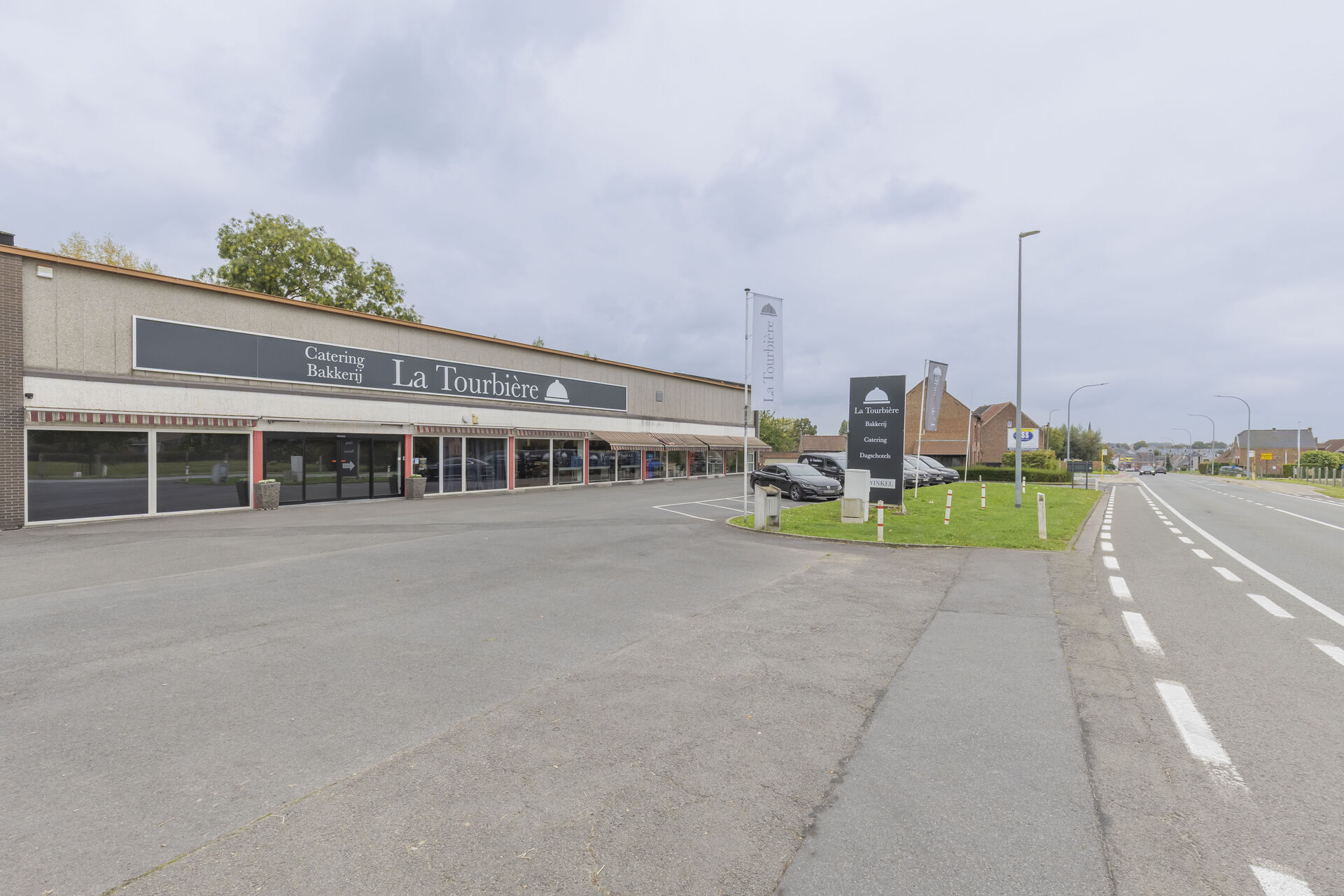 LR Geraardsbergsesteenweg 260 9400 Ninove 020