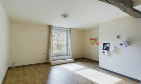 Goed draaiende dagbladhandel op de winkelstraat van Maaseik te koop image