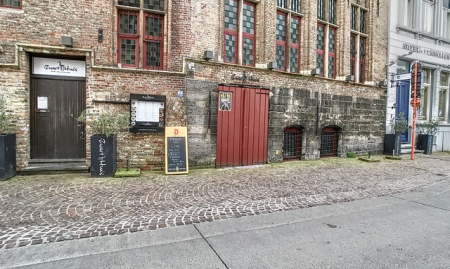 Bar in kelder Zwart Huis over te nemen in Brugge image