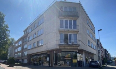 Ik verkoop mijn toffe glvl kantoorruimte/vrij beroep/toonzaal met veel licht inval en top locatie op 20meter van afrit 8  Ring Brussel