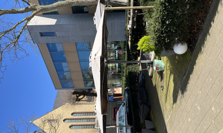  overname De Kust DE HAAN . Goed renderend gezellig Bistro restaurant (+/- 20 personen) met terras (+/- 24 personen)  image