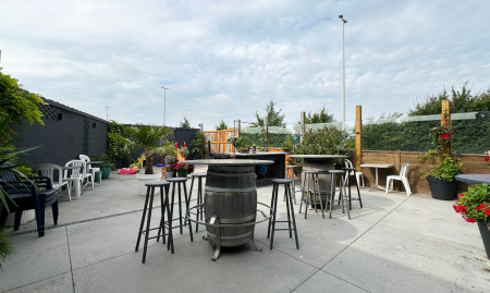 Te koop - Maarkedal - Multifunctionele eigendom met ruim woongedeelte, handelsruimte en zonneterras op toplocatie  image