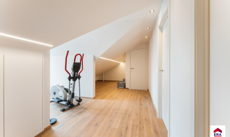 Handelspand met woonst op 1.150 m² in centrum Aarsele!  image