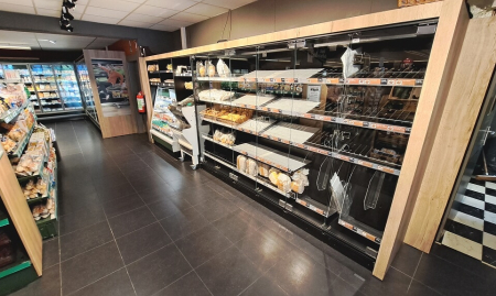 Sint-Michiels Brugge - Instapklare BUURTWINKEL - 400 m² - met Woon- en Parkeermogelijkheid - Ref. 06/10489 image