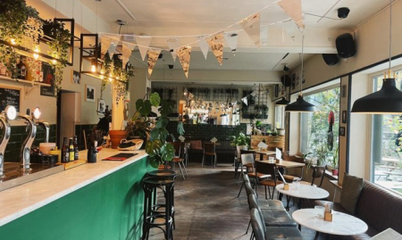 goed draaiende café / lunch - en aperitiefzaak met groot terras te Antwerpen ( D 3597 ) image